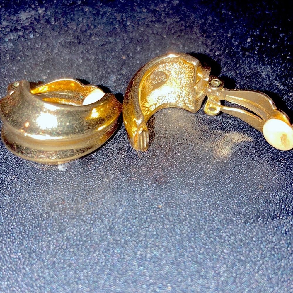 Givinchey Earrings clip ons 1976
